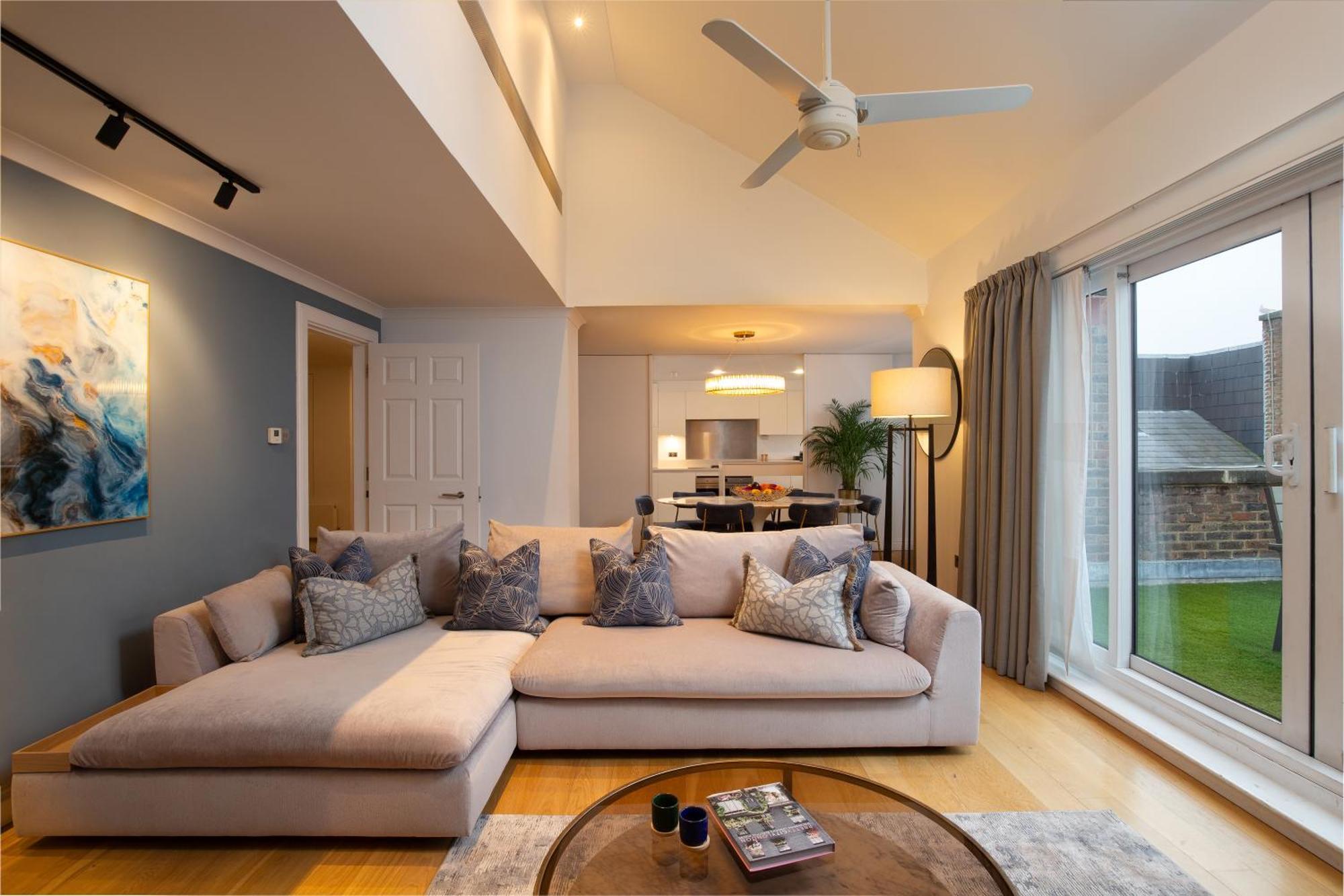 Monarch House - Serviced Apartments - Kensington ロンドン エクステリア 写真